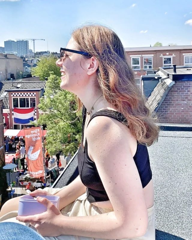 [Photo Dump] Exciting, busy weeks have passed since my last update. My days are split between working shifts, writing my thesis, practising guitar, going bouldering, and meeting friends. Thankfully, the days seem longer now that it's warmer and sunnier 🌞

🧡 King's Day
🎭 Murder Dinner (t'was I)
🧗‍♂️ my first 5 ever (by now, I've even done a 6)
🫶 spending time with friends (especially @_josefien_ )
🍰 treating them with leftovers
🦾 showing off my plant-based muscles doing climate activism
💙 @billieeilish 
🦸‍♀️ finally watching Thunderbolts* - soooo much fun

#zuidhaven #thunderbolts #boulderhalzuidhaven #billieeilishamsterdam
